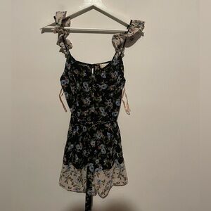 Altar’d state black‎ floral romper size small